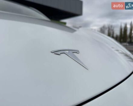 Белый Тесла Model Y, объемом двигателя 0 л и пробегом 68 тыс. км за 35000 $, фото 11 на Automoto.ua