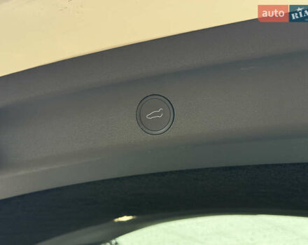 Белый Тесла Model Y, объемом двигателя 0 л и пробегом 53 тыс. км за 36700 $, фото 10 на Automoto.ua