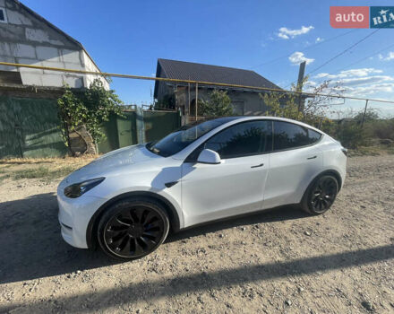 Белый Тесла Model Y, объемом двигателя 0 л и пробегом 52 тыс. км за 25500 $, фото 2 на Automoto.ua