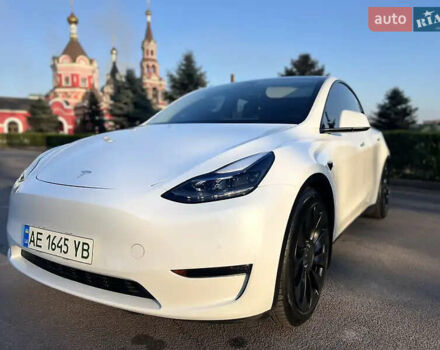 Белый Тесла Model Y, объемом двигателя 0 л и пробегом 62 тыс. км за 28000 $, фото 2 на Automoto.ua