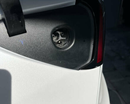 Белый Тесла Model Y, объемом двигателя 0 л и пробегом 59 тыс. км за 26999 $, фото 22 на Automoto.ua