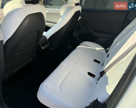 Білий Тесла Model Y, об'ємом двигуна 0 л та пробігом 45 тис. км за 27500 $, фото 6 на Automoto.ua