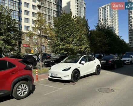 Белый Тесла Model Y, объемом двигателя 0 л и пробегом 5 тыс. км за 45600 $, фото 12 на Automoto.ua