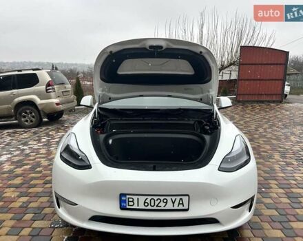 Белый Тесла Model Y, объемом двигателя 0 л и пробегом 94 тыс. км за 29999 $, фото 2 на Automoto.ua