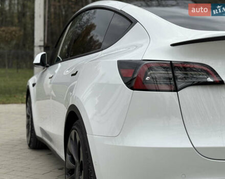 Білий Тесла Model Y, об'ємом двигуна 0 л та пробігом 115 тис. км за 25800 $, фото 14 на Automoto.ua