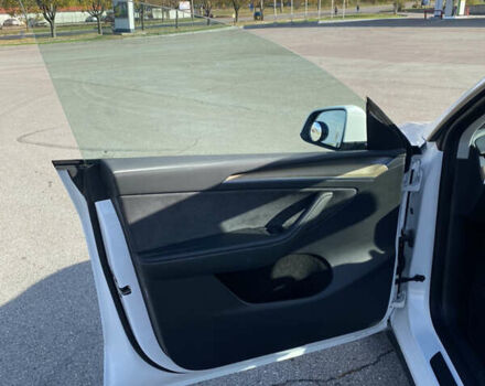 Белый Тесла Model Y, объемом двигателя 0 л и пробегом 2 тыс. км за 35000 $, фото 19 на Automoto.ua