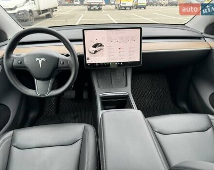 Белый Тесла Model Y, объемом двигателя 0 л и пробегом 45 тыс. км за 33000 $, фото 4 на Automoto.ua
