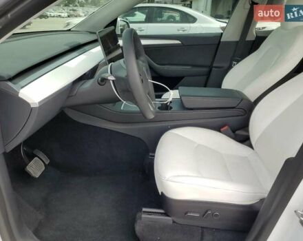 Білий Тесла Model Y, об'ємом двигуна 0 л та пробігом 29 тис. км за 8500 $, фото 6 на Automoto.ua