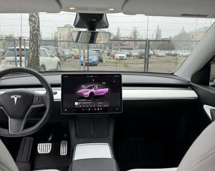 Білий Тесла Model Y, об'ємом двигуна 0 л та пробігом 83 тис. км за 26400 $, фото 21 на Automoto.ua