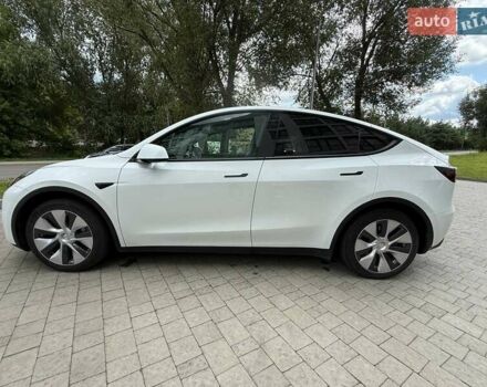 Белый Тесла Model Y, объемом двигателя 0 л и пробегом 47 тыс. км за 27500 $, фото 2 на Automoto.ua