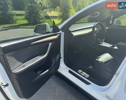 Белый Тесла Model Y, объемом двигателя 0 л и пробегом 62 тыс. км за 39500 $, фото 10 на Automoto.ua