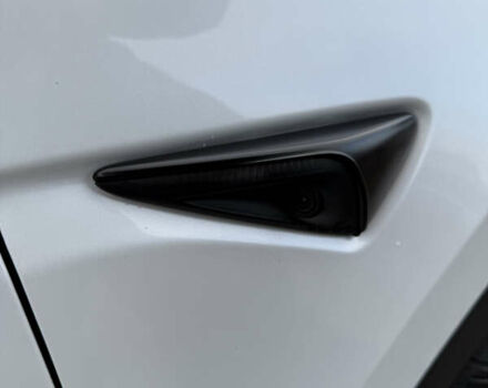 Белый Тесла Model Y, объемом двигателя 0 л и пробегом 16 тыс. км за 26500 $, фото 19 на Automoto.ua