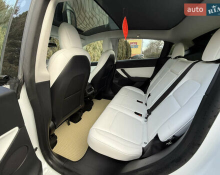 Белый Тесла Model Y, объемом двигателя 0 л и пробегом 129 тыс. км за 27400 $, фото 23 на Automoto.ua