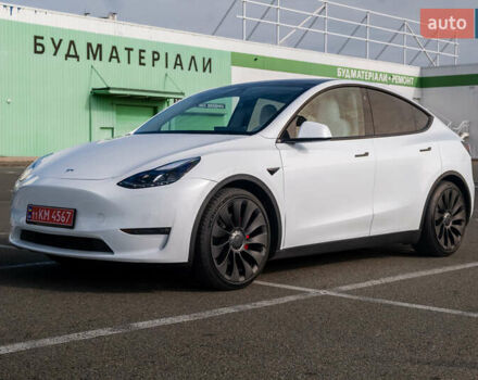 Белый Тесла Model Y, объемом двигателя 0 л и пробегом 51 тыс. км за 29500 $, фото 2 на Automoto.ua