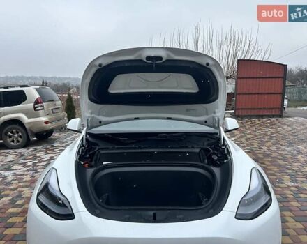 Белый Тесла Model Y, объемом двигателя 0 л и пробегом 94 тыс. км за 29999 $, фото 28 на Automoto.ua