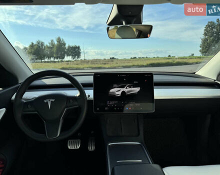 Белый Тесла Model Y, объемом двигателя 0 л и пробегом 51 тыс. км за 31000 $, фото 49 на Automoto.ua