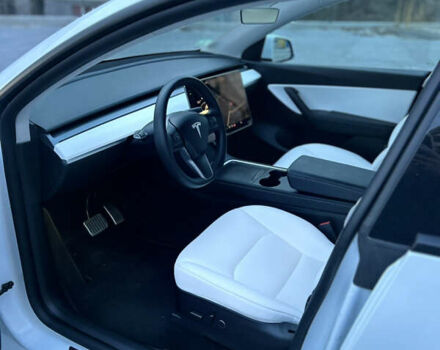 Белый Тесла Model Y, объемом двигателя 0 л и пробегом 20 тыс. км за 33000 $, фото 12 на Automoto.ua