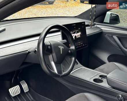 Белый Тесла Model Y, объемом двигателя 0 л и пробегом 57 тыс. км за 32000 $, фото 6 на Automoto.ua