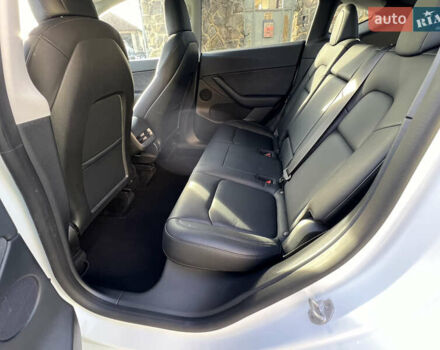 Білий Тесла Model Y, об'ємом двигуна 0 л та пробігом 12 тис. км за 24750 $, фото 43 на Automoto.ua