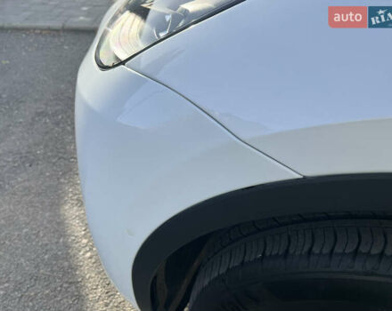 Білий Тесла Model Y, об'ємом двигуна 0 л та пробігом 12 тис. км за 24750 $, фото 27 на Automoto.ua