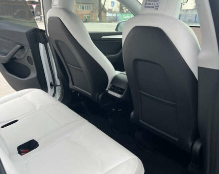 Білий Тесла Model Y, об'ємом двигуна 0 л та пробігом 15 тис. км за 27999 $, фото 20 на Automoto.ua