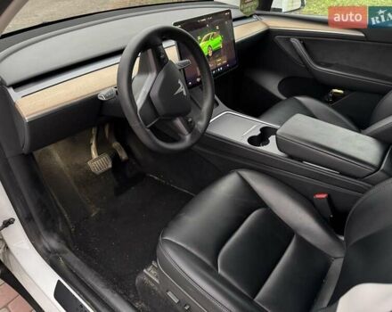 Білий Тесла Model Y, об'ємом двигуна 0 л та пробігом 106 тис. км за 36000 $, фото 6 на Automoto.ua