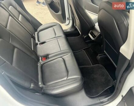 Белый Тесла Model Y, объемом двигателя 0 л и пробегом 31 тыс. км за 24999 $, фото 4 на Automoto.ua