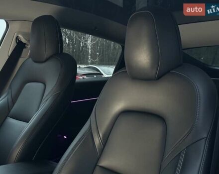 Белый Тесла Model Y, объемом двигателя 0 л и пробегом 33 тыс. км за 35999 $, фото 12 на Automoto.ua