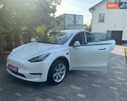 Белый Тесла Model Y, объемом двигателя 0 л и пробегом 58 тыс. км за 24000 $, фото 37 на Automoto.ua