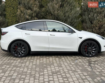 Белый Тесла Model Y, объемом двигателя 0 л и пробегом 129 тыс. км за 27400 $, фото 10 на Automoto.ua