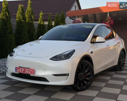 Белый Тесла Model Y, объемом двигателя 0 л и пробегом 59 тыс. км за 28950 $, фото 1 на Automoto.ua