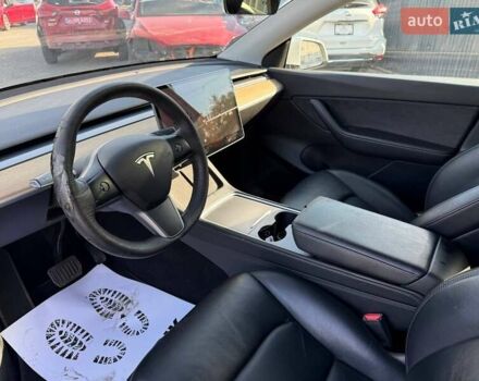 Тесла Model Y 2022 в Луцке на Automoto.ua Белый Тесла Model Y, объемом двигателя 0 л и пробегом 243 тыс. км за 18500 $, фото 11 на Automoto.ua