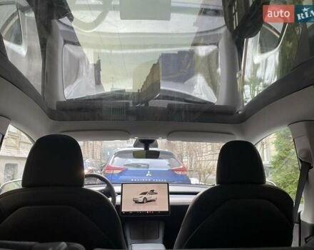 Белый Тесла Model Y, объемом двигателя 0 л и пробегом 17 тыс. км за 28600 $, фото 17 на Automoto.ua