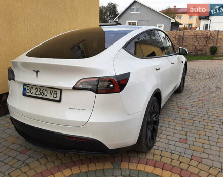 Белый Тесла Model Y, объемом двигателя 0 л и пробегом 27 тыс. км за 28000 $, фото 4 на Automoto.ua