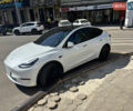 Білий Тесла Model Y, об'ємом двигуна 0 л та пробігом 42 тис. км за 29999 $, фото 1 на Automoto.ua