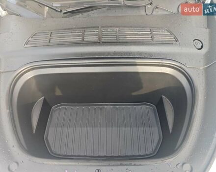 Белый Тесла Model Y, объемом двигателя 0 л и пробегом 38 тыс. км за 28000 $, фото 20 на Automoto.ua