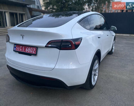 Белый Тесла Model Y, объемом двигателя 0 л и пробегом 58 тыс. км за 24000 $, фото 26 на Automoto.ua