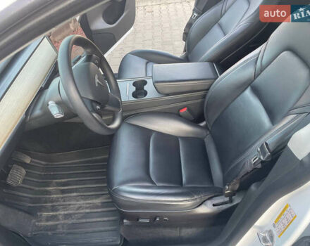 Білий Тесла Model Y, об'ємом двигуна 0 л та пробігом 60 тис. км за 24900 $, фото 28 на Automoto.ua
