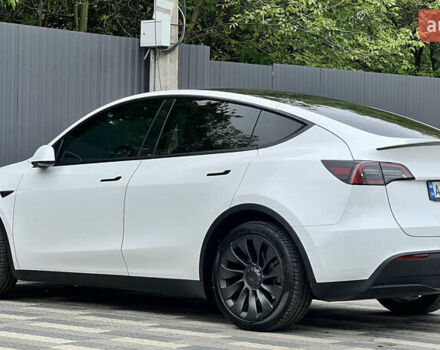 Белый Тесла Model Y, объемом двигателя 0 л и пробегом 90 тыс. км за 34999 $, фото 9 на Automoto.ua