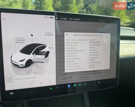 Белый Тесла Model Y, объемом двигателя 0 л и пробегом 62 тыс. км за 39500 $, фото 25 на Automoto.ua