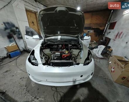 Белый Тесла Model Y, объемом двигателя 0 л и пробегом 38 тыс. км за 28000 $, фото 61 на Automoto.ua
