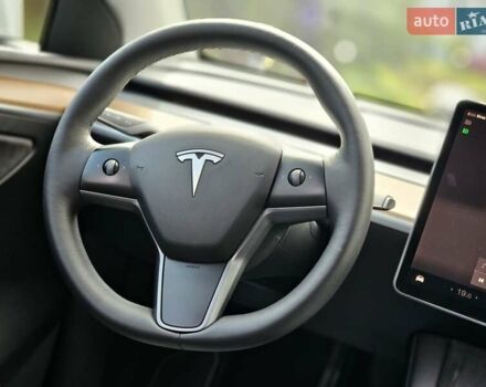Білий Тесла Model Y, об'ємом двигуна 0 л та пробігом 43 тис. км за 26500 $, фото 24 на Automoto.ua