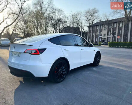 Белый Тесла Model Y, объемом двигателя 0 л и пробегом 62 тыс. км за 28000 $, фото 6 на Automoto.ua