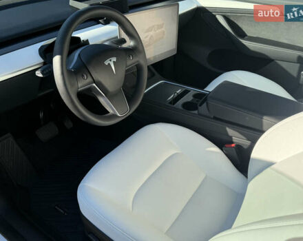 Белый Тесла Model Y, объемом двигателя 0 л и пробегом 40 тыс. км за 30100 $, фото 1 на Automoto.ua