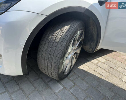 Білий Тесла Model Y, об'ємом двигуна 0 л та пробігом 32 тис. км за 28300 $, фото 22 на Automoto.ua