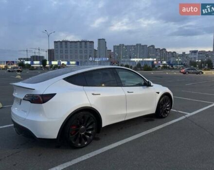 Тесла Model Y 2022 в Киеве на Automoto.ua Белый Тесла Model Y, объемом двигателя 0 л и пробегом 65 тыс. км за 28000 $, фото 2 на Automoto.ua