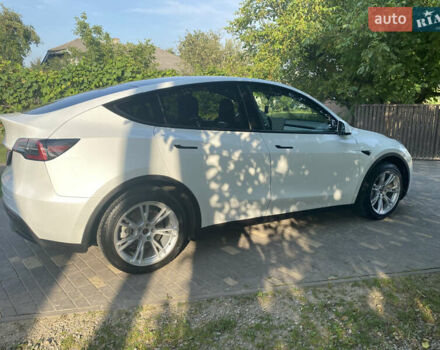 Белый Тесла Model Y, объемом двигателя 0 л и пробегом 58 тыс. км за 24000 $, фото 69 на Automoto.ua