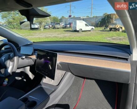 Білий Тесла Model Y, об'ємом двигуна 0 л та пробігом 23 тис. км за 39800 $, фото 44 на Automoto.ua