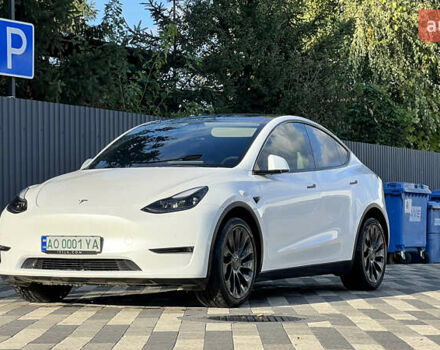 Белый Тесла Model Y, объемом двигателя 0 л и пробегом 90 тыс. км за 34999 $, фото 2 на Automoto.ua