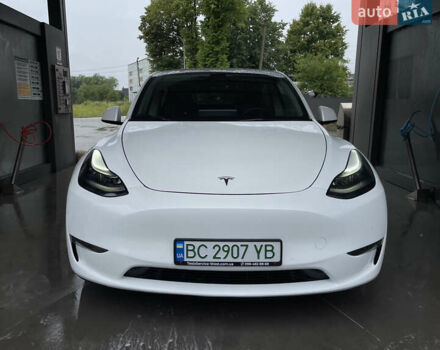 Белый Тесла Model Y, объемом двигателя 0 л и пробегом 48 тыс. км за 32000 $, фото 1 на Automoto.ua